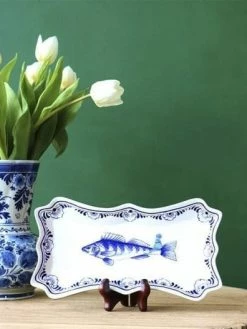 STORYTILES The Free Rider Fish Plate