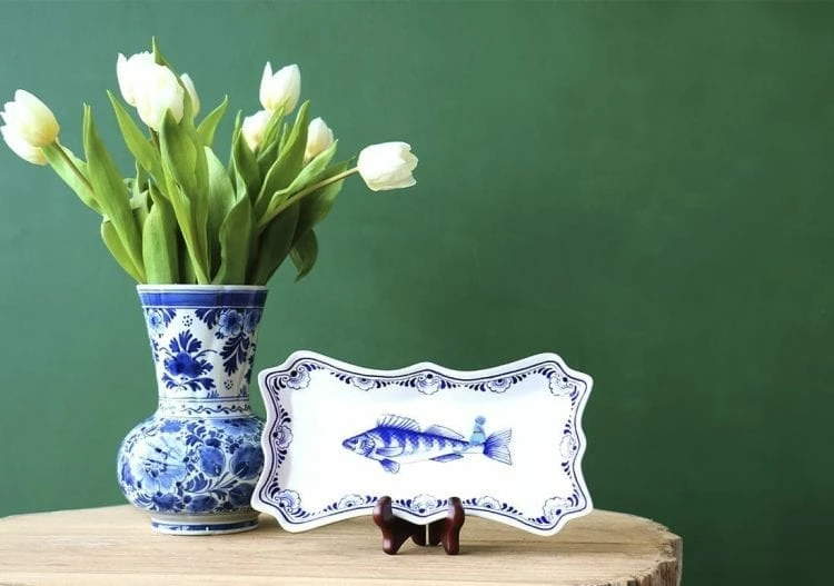 STORYTILES The Free Rider Fish Plate 2 STORYTILES The Free Rider Fish Plate