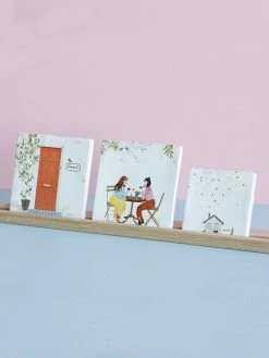 STORYTILES Oak Display